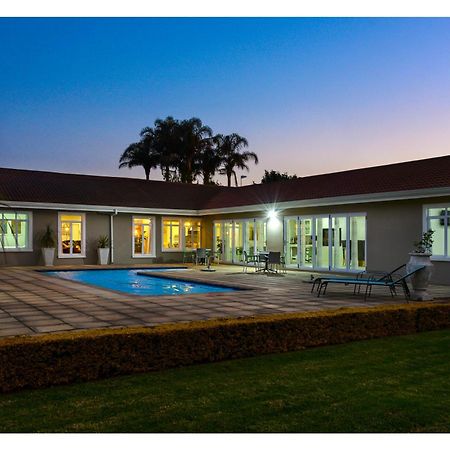 66 On Monzali 4 Star Luxury Guesthouse Хилтън Екстериор снимка